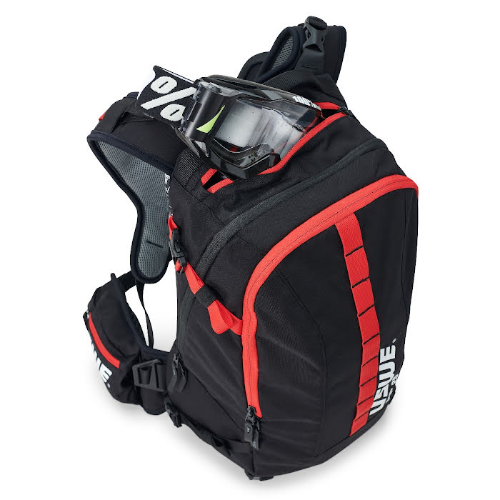 Mochila USWE Core 16 Rojo – 16 L Hidratación y Almacenamiento